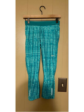 Nike Women's Athletic Capri Leggings Size S Running Yoga Performance Teal DriFit